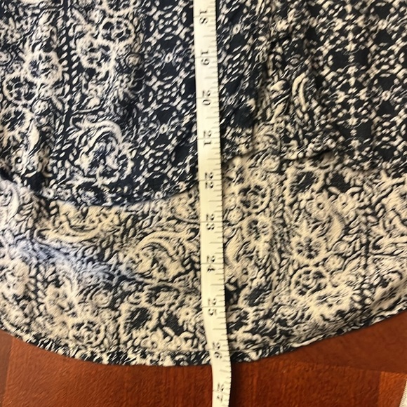 Lucky Brand Women’s V Neck Blouse Long Sleeve Navy Boho Large - Picture 5 of 7